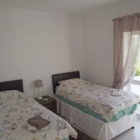 Appartement Oasis Parque 81 D *